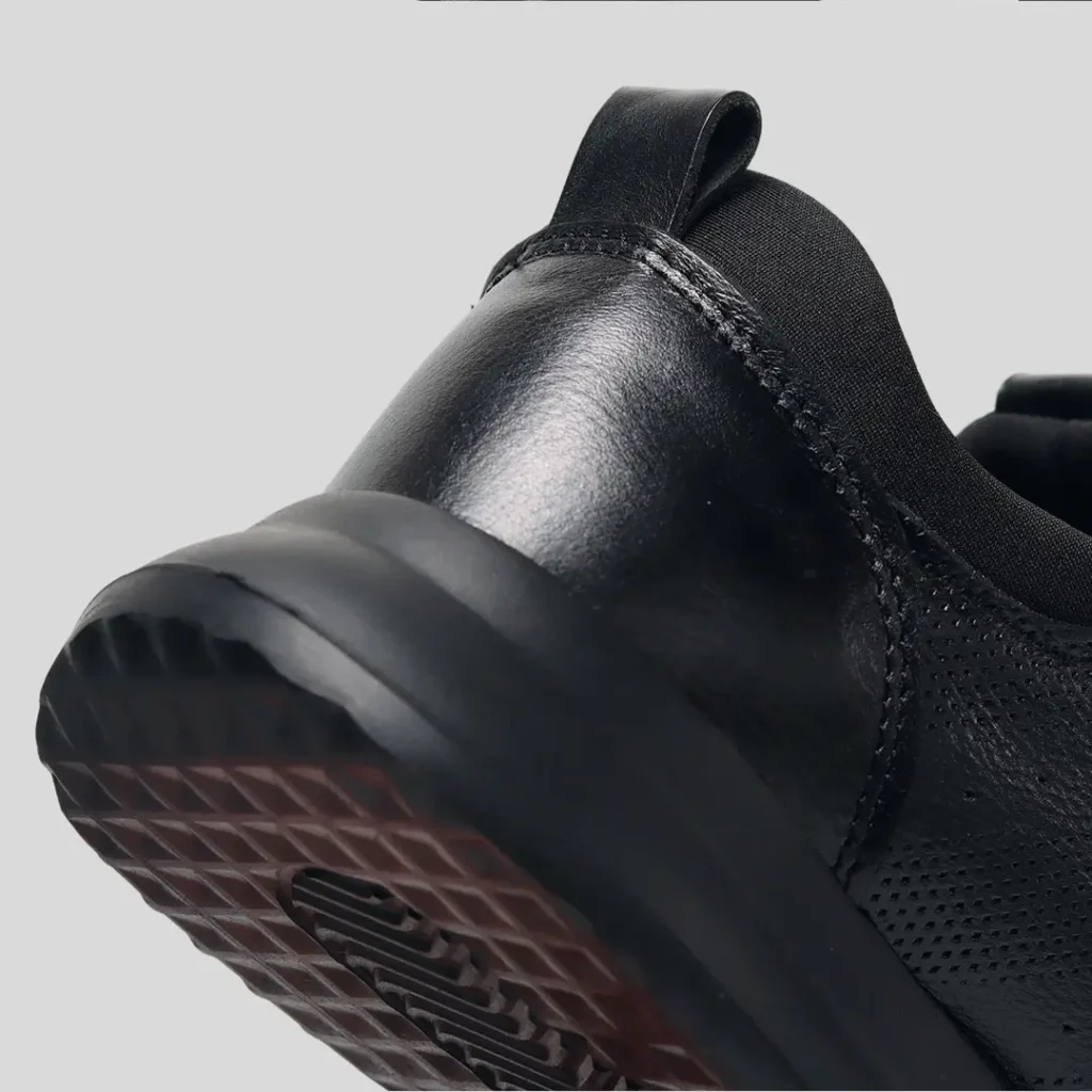 LYON – TODO NEGRO (5)